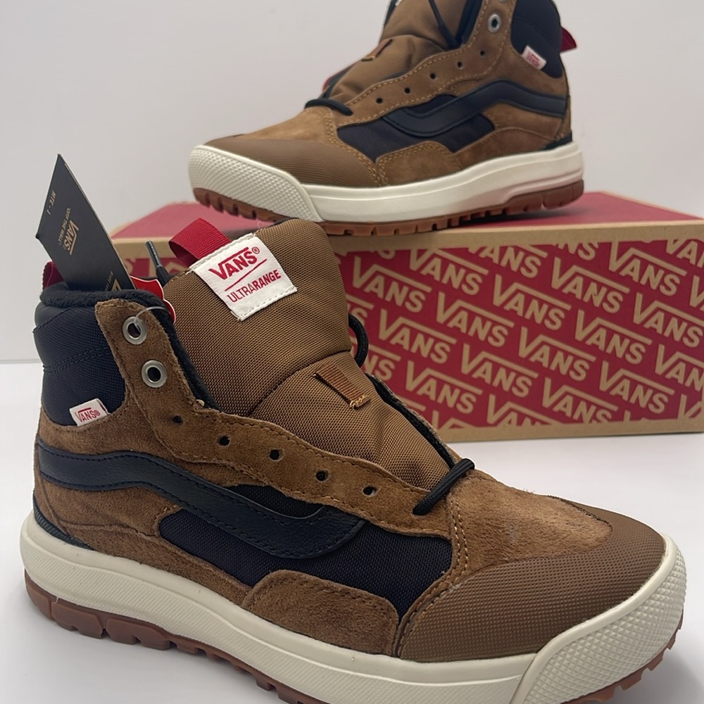 Vans WMNS Brown and Black High-Top Sneakers Boots Ultrarange Exo Hi
Dachshund - Picture 14 of 16